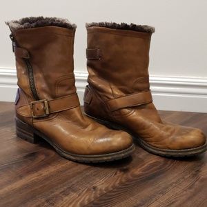 Clark's Indigo brown boots